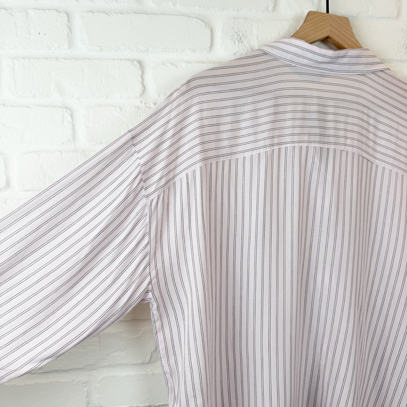 Express Boyfriend Portofino Cropped Pink Black pinstripes Large