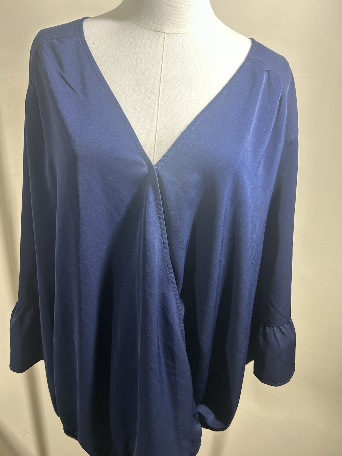 Bloom Chic Womens’s Blouse Size 22/24 (3XL) -3/4 Sleeves Navy Blue