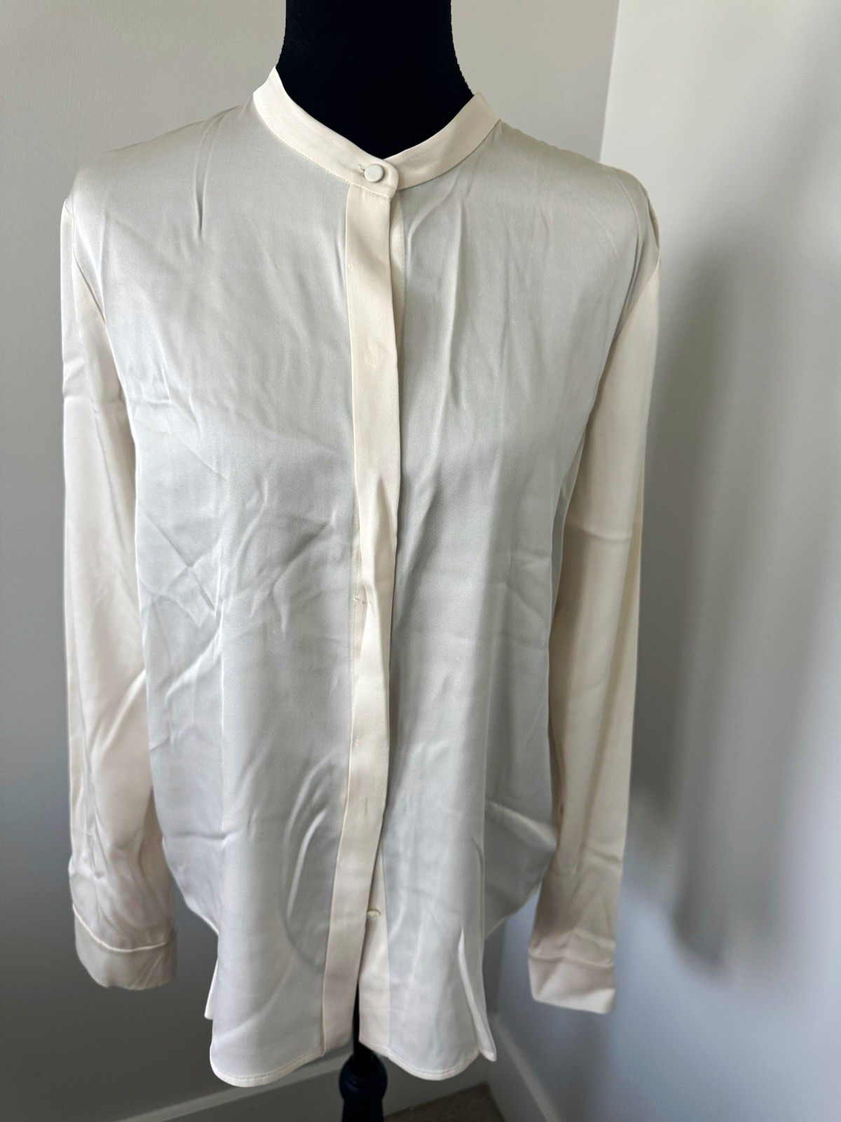 Vince Ivory Satin Silk Blend Long Sleeve Band Collar Button Blouse Size 10