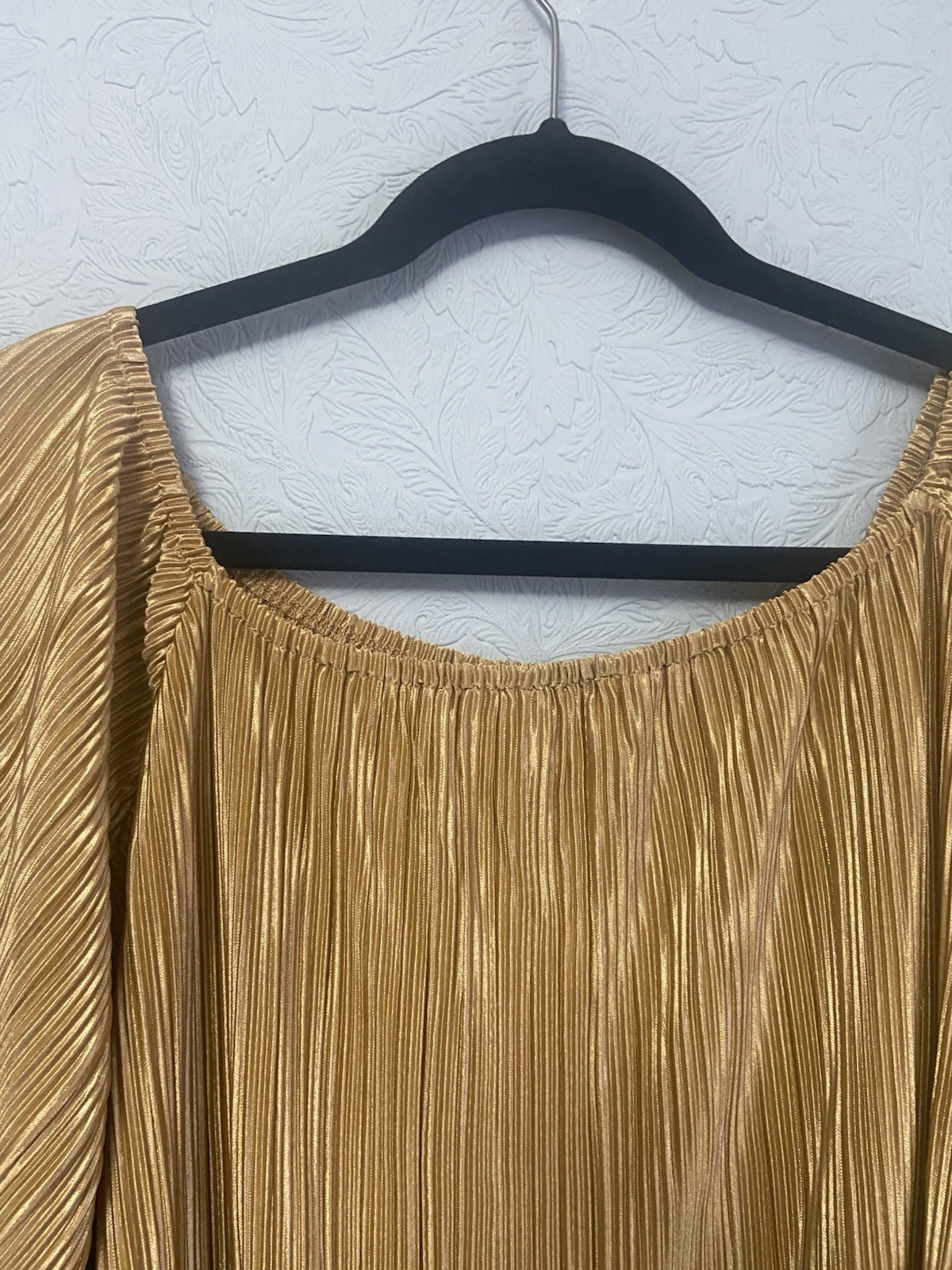 Just Be Size 3X Gold Short Sleeve Pleated Top Elastic Neck M3