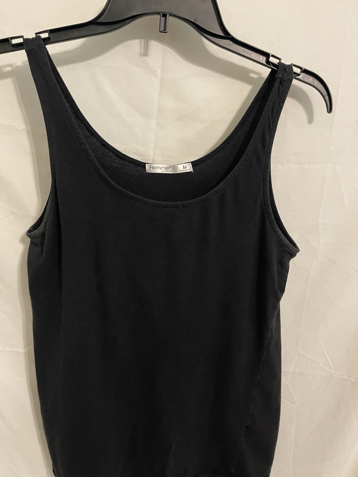 Femme by tresics Women’s Black Solid Scoop Neck Sleeveless Tank Top M Pullover