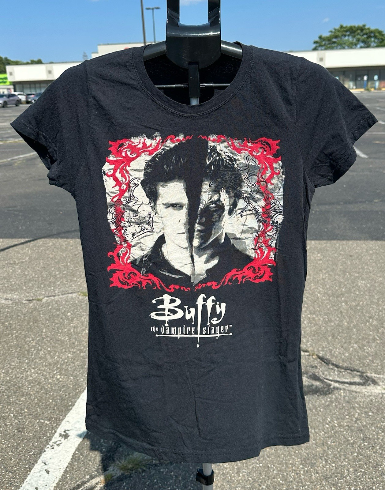Buffy The Vampire Slayer 2010 ANGEL Women’s Tee XL RARE SHIRT TV Ripple Junction