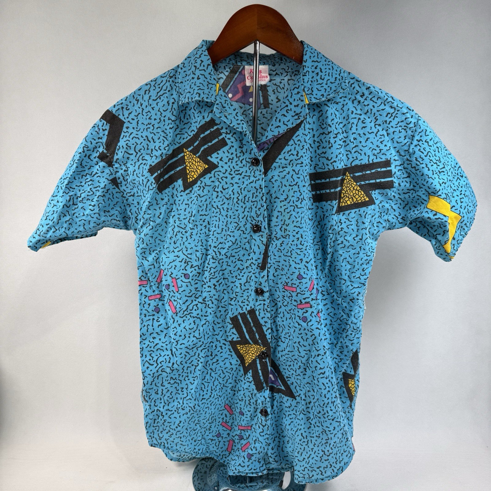 VTG 80s 90s Bright Bold Small Shirt Colorful Geometric Kiss’n Cousins brand READ