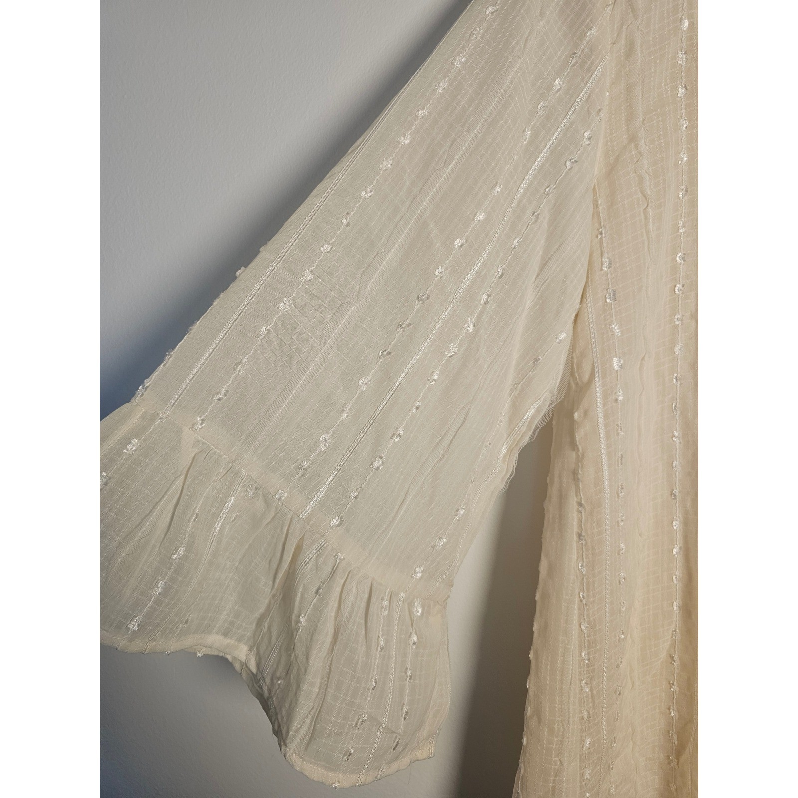 Boho Chic New In Crochet Lace Tunic Top Womens Small Cream Metallic Bell Sleeve