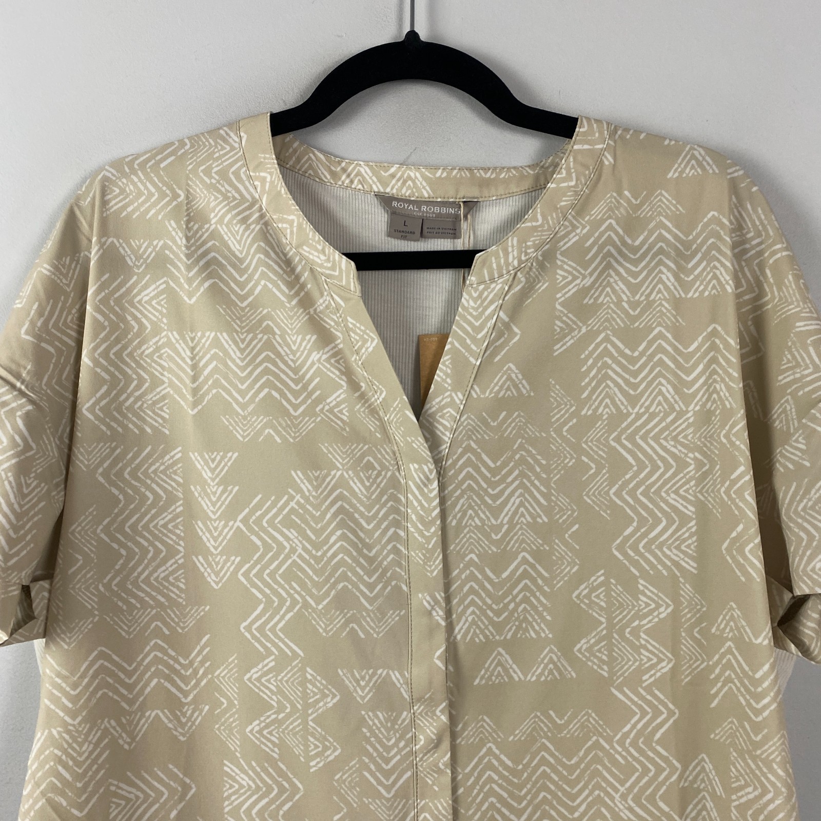 Royal Robbins Spotless Evolution Shirt Size L Snap Front Short Sleeve Hi Low Hem