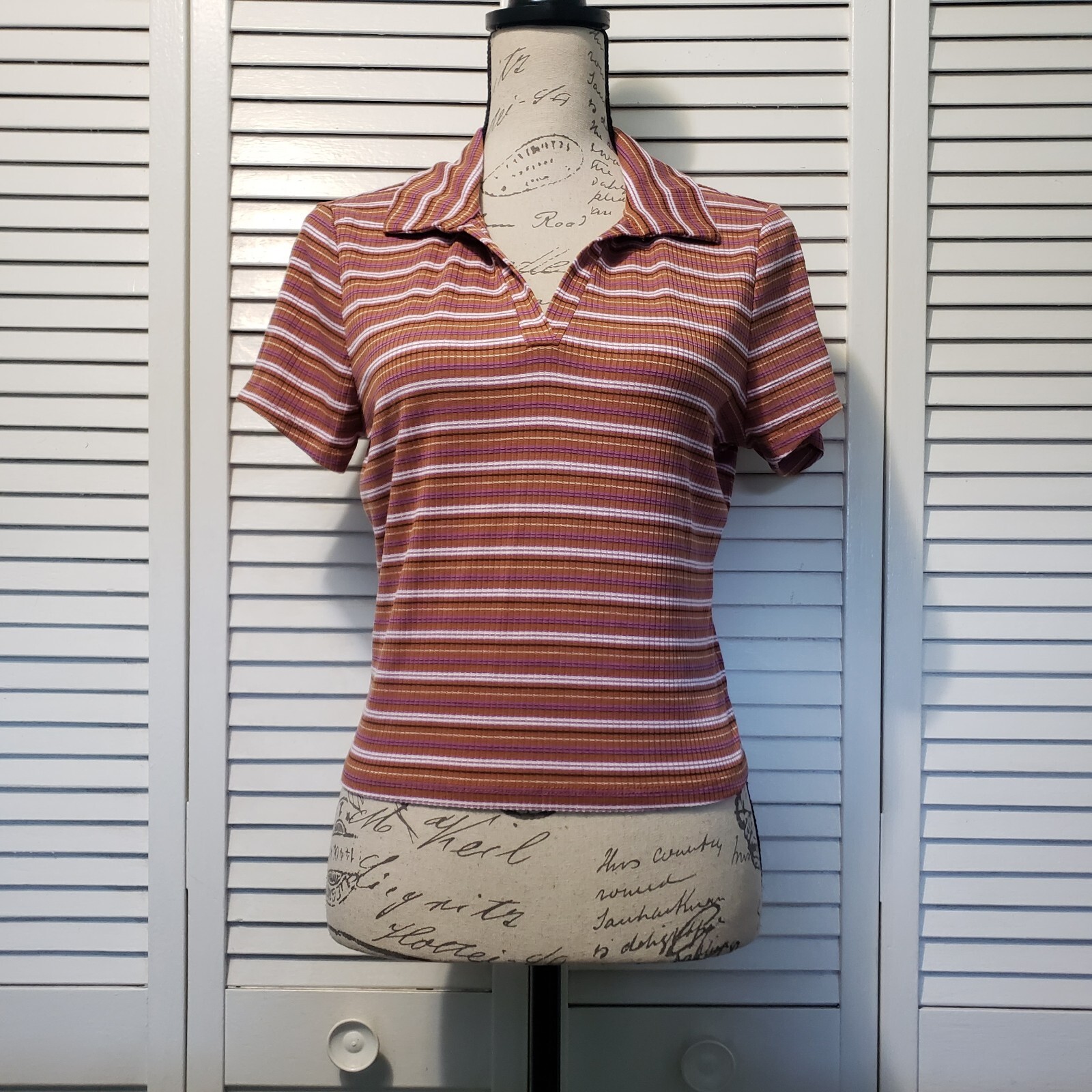 Ultra Flirt Top Misses Size XL Brown Striped Collared Short Sleeve V-Neck Shirt