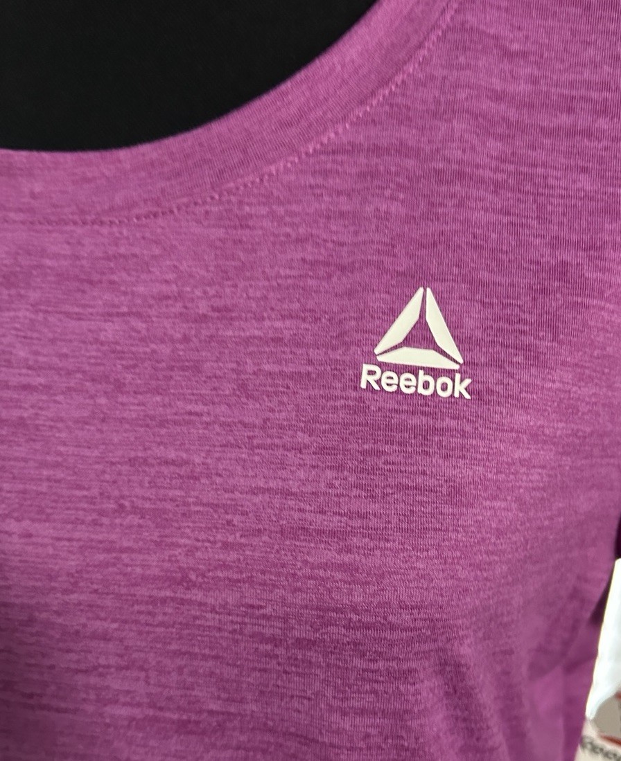 Reebok Women’s Fuchsia Round Neck T-Shirt Blouse Size Large Slim New With Tags