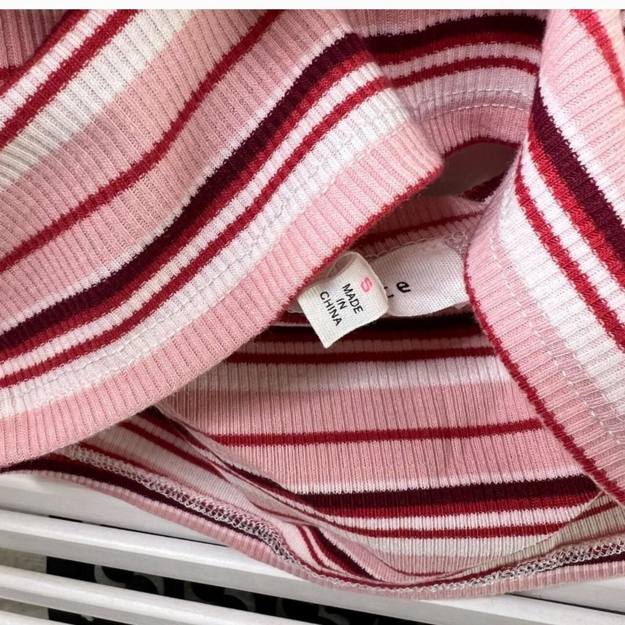 🆕Pink/Red Multicolor Stripe Design Stretchy Ribbed Halter Open Back Top~Size S