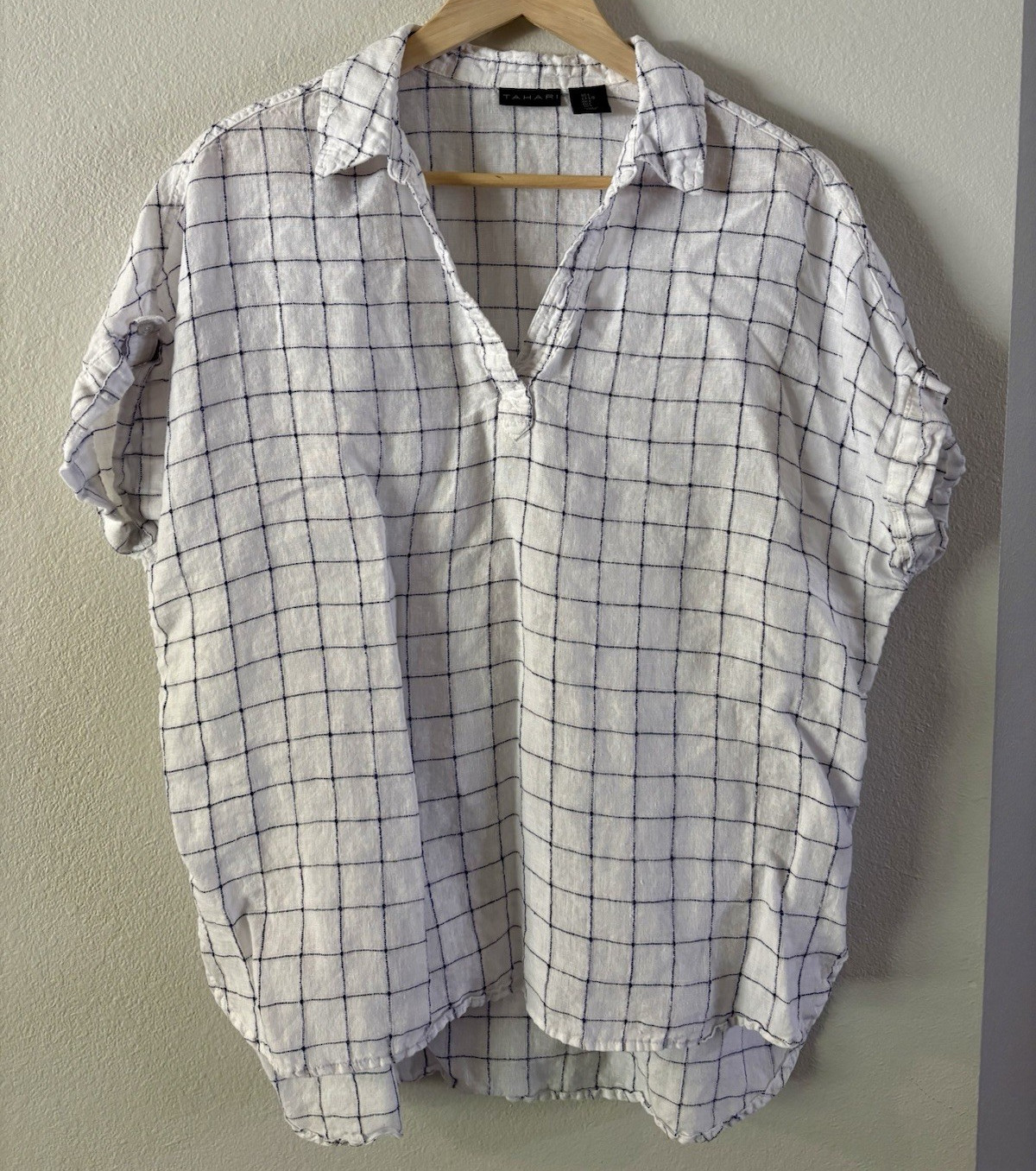 Tahari Women’s LinenWhite Blue Grid Short Sleeve Button-Up Point Collar Shirt L