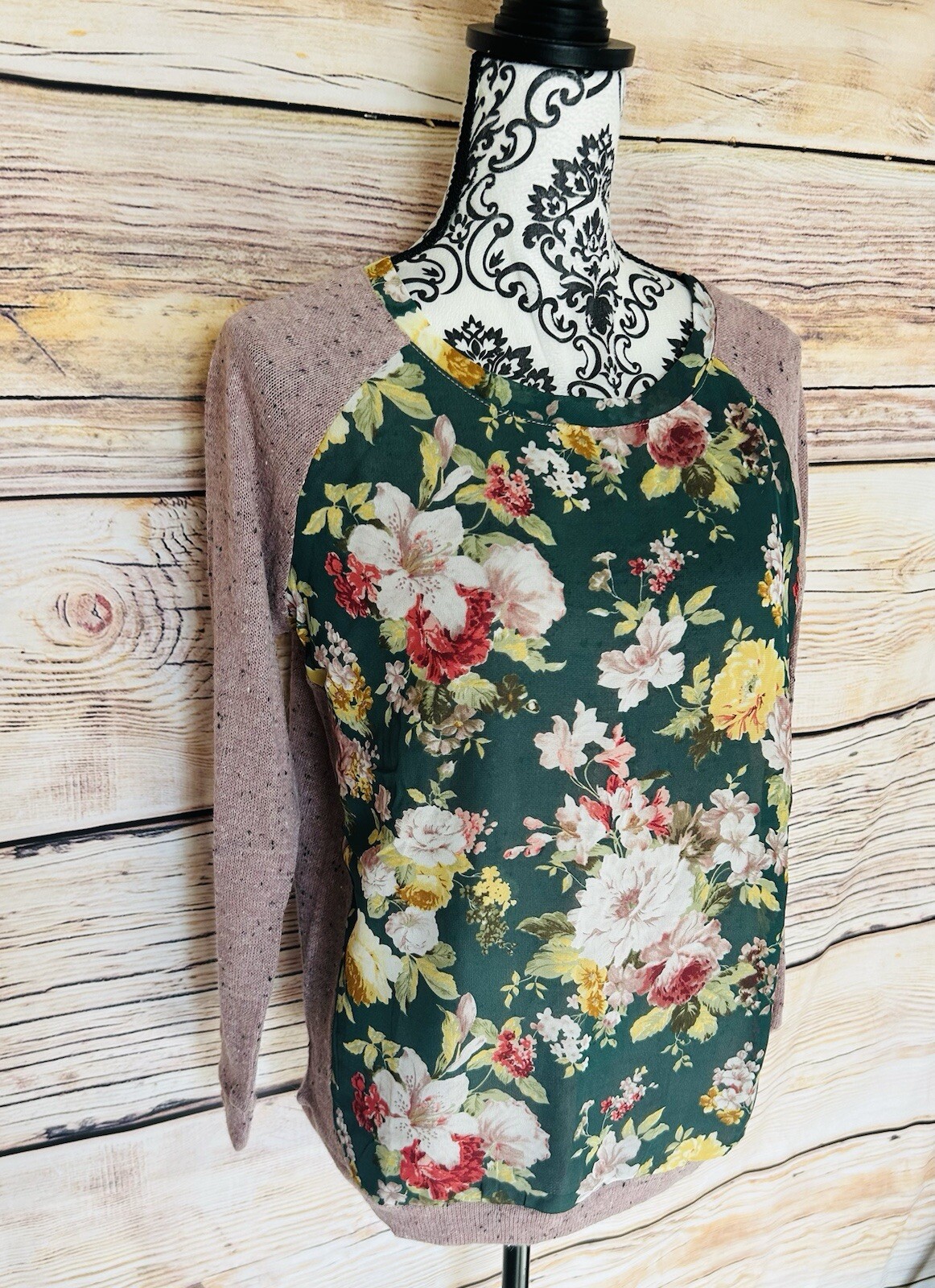 Miracle City USA Women’s Long Raglan Sleeve Colorful Floral Knit Top NWT