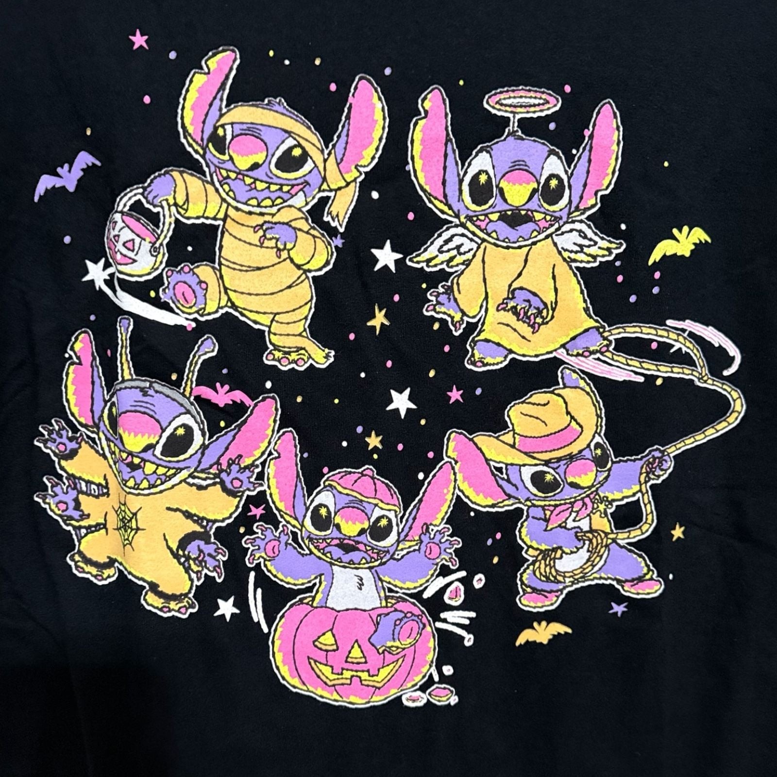 Size Medium Disney Stitch Glow In The Dark Hot Topic Halloween Graphic T-Shirt