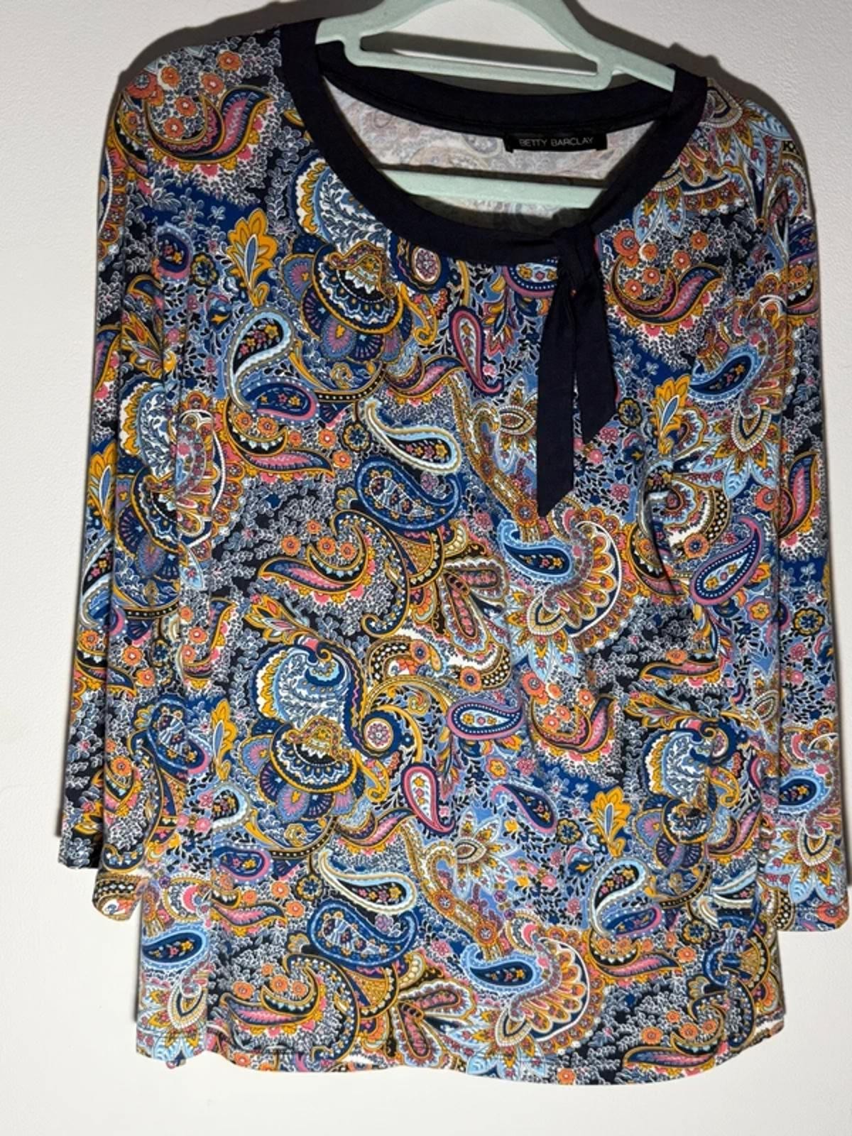 Betty Barclay paisley top with black accent Size 16 £65.00 RRP