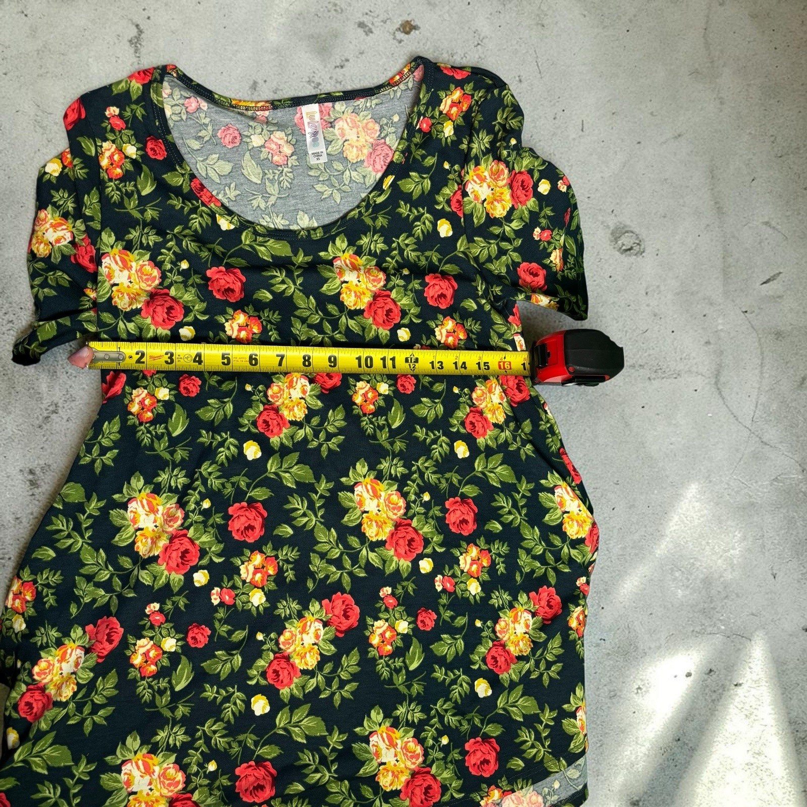 LuLaRoe Perfect T Shirt Women’s Size XS Navy Blue Red Yellow Floral Swing Top