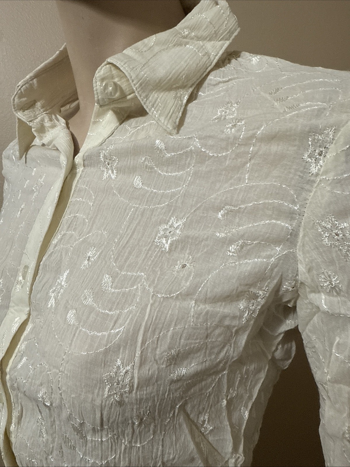 Women’s Ivory Rayon Casual Classic Stretch Embroidered Size L Button-up Top