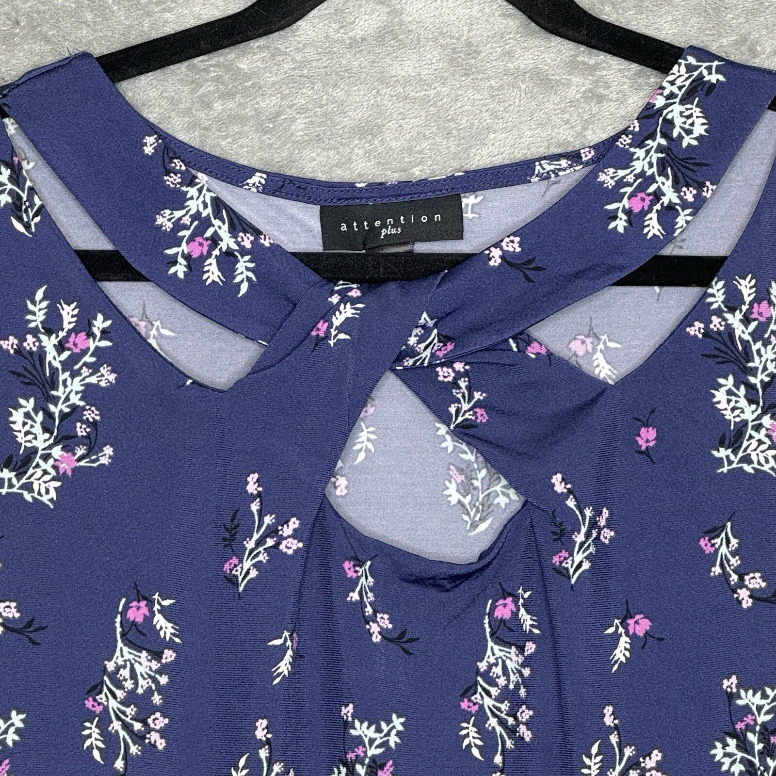 Attention Plus Women’s Top 2X Blue Floral Print Twist Neck Cap Sleeve Knit Shirt