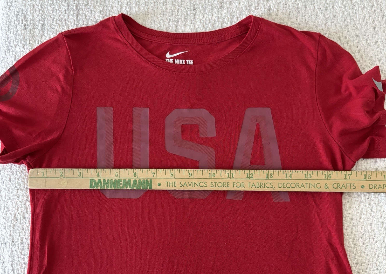 The Nike Tee 2016 Olympic Team USA Red Graphic Crew Neck T-Shirt Women’s Medium