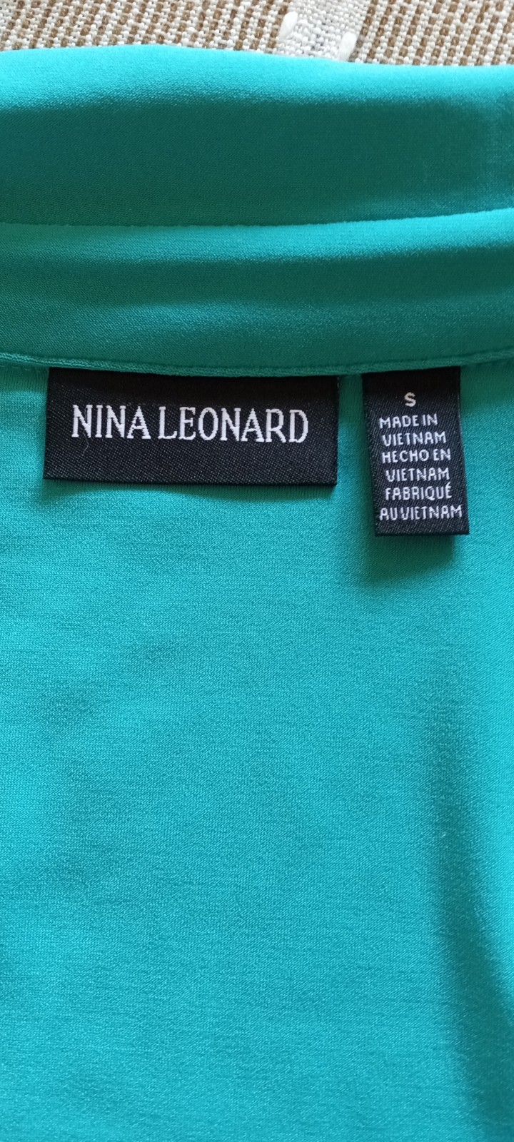 NWT Nina Leonard Miracle Matte Jersey Tiered Hi-Low Button Top Blouse Teal Small