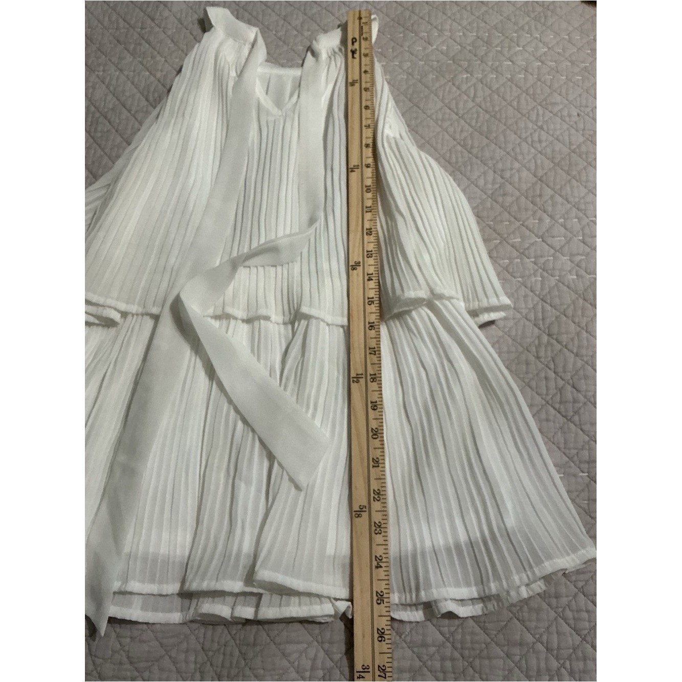 ZESICA White Pleated Halter Tiered Blouse Sleeveless Ruffle Size M