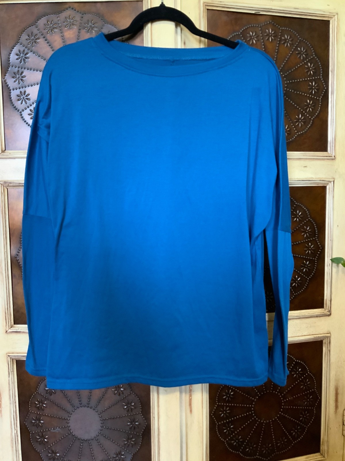 Unbranded Women’s Large Pullover Bold Blue Vibrant Artsy