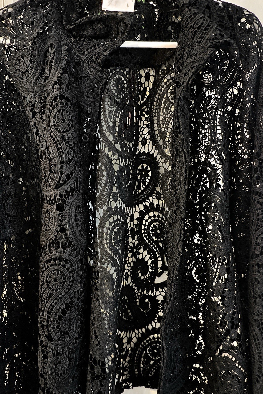 Enter NostalgiaBlack Lace Paisley Open Front Short Sleeve button Up Large