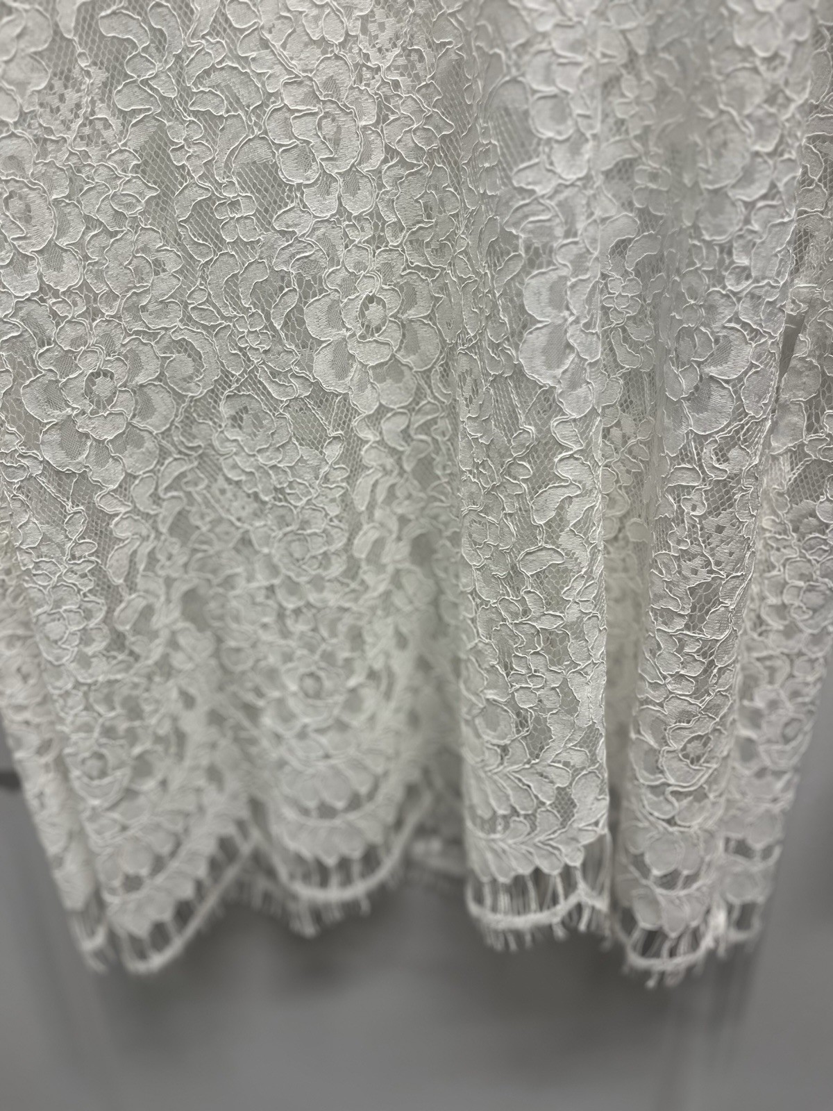 Karen Kane Women’s XL Lace Tank Top Off White Sheer Side Slits Eyelash Hem