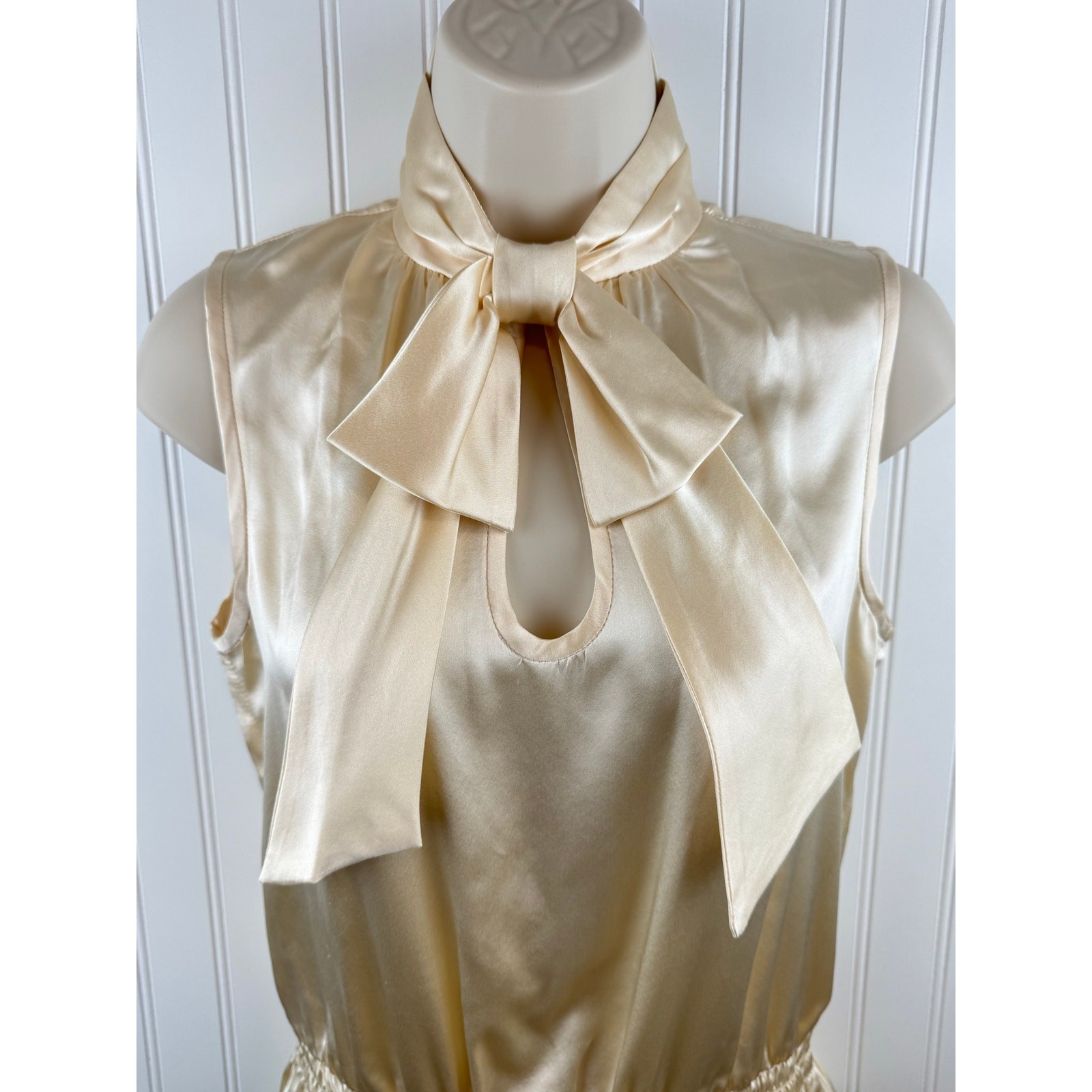 Nanette Lepore 100% Silk Sleeveless Bow Neck Blouse Champagne Ivory Size 2 USA