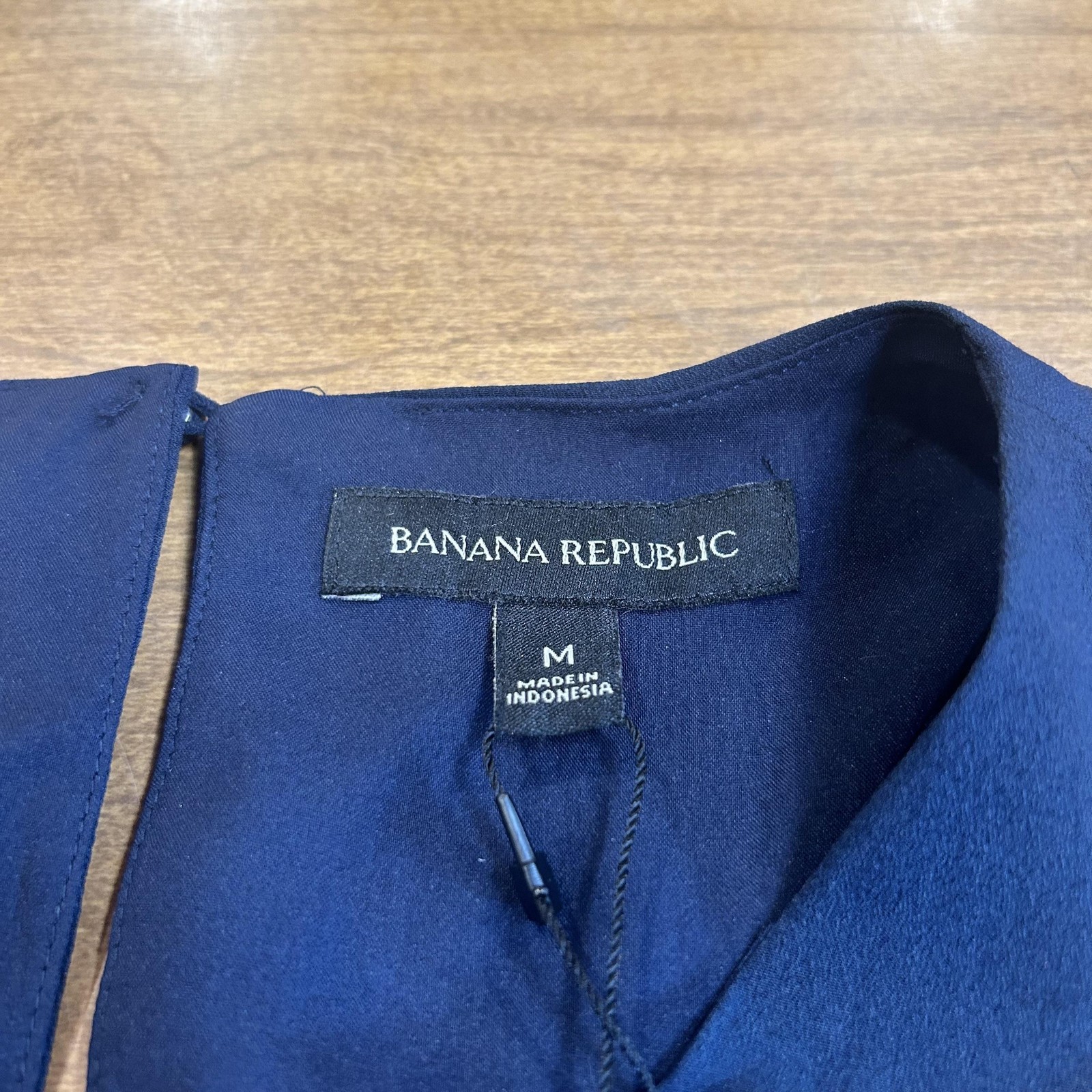 Banana Republic Tank Top Womens Medium Blue High Neck Sleeveless Lined Button