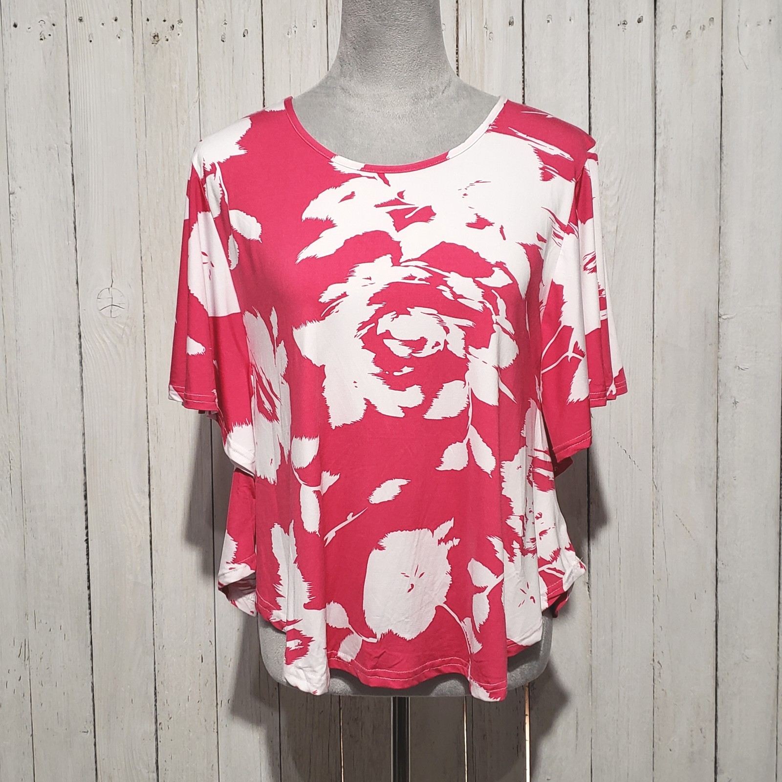 Robert Louis M Top Pink White Floral Flutter Cottage Tropical Resort Dopamine