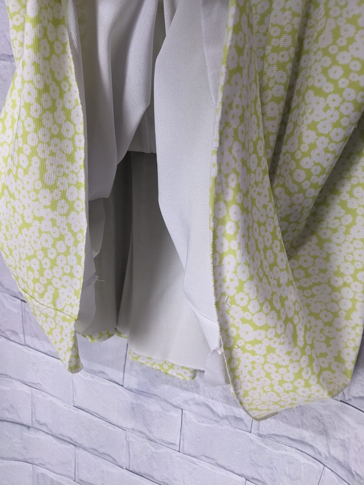 Women’s Green And White Floral Flowing Tank Top Blouse Silky Stretchy Fabric