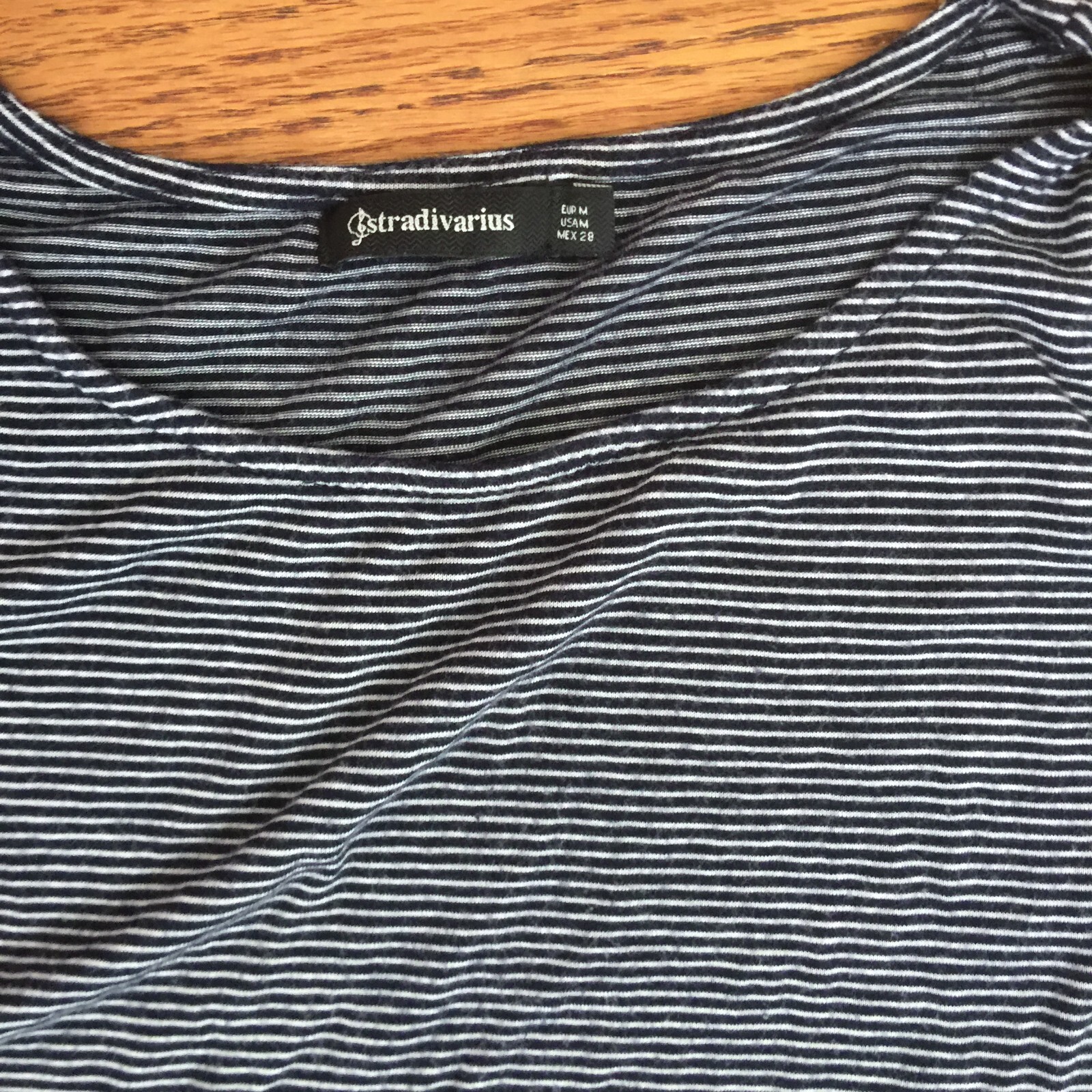 VINTAGE STRADIVARIUS BLUE STRIPE SLEEVELESS RAYON TOP WOMENS M 34″x27″