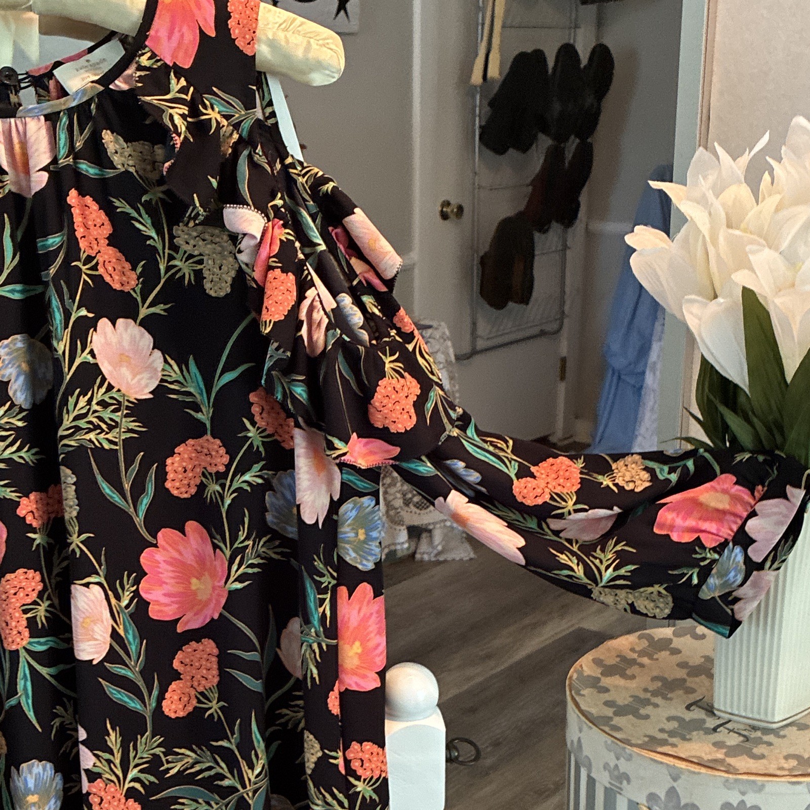 Kate Spade New York Women’s M Black Multicolor Floral Cold Shoulder Blouse.