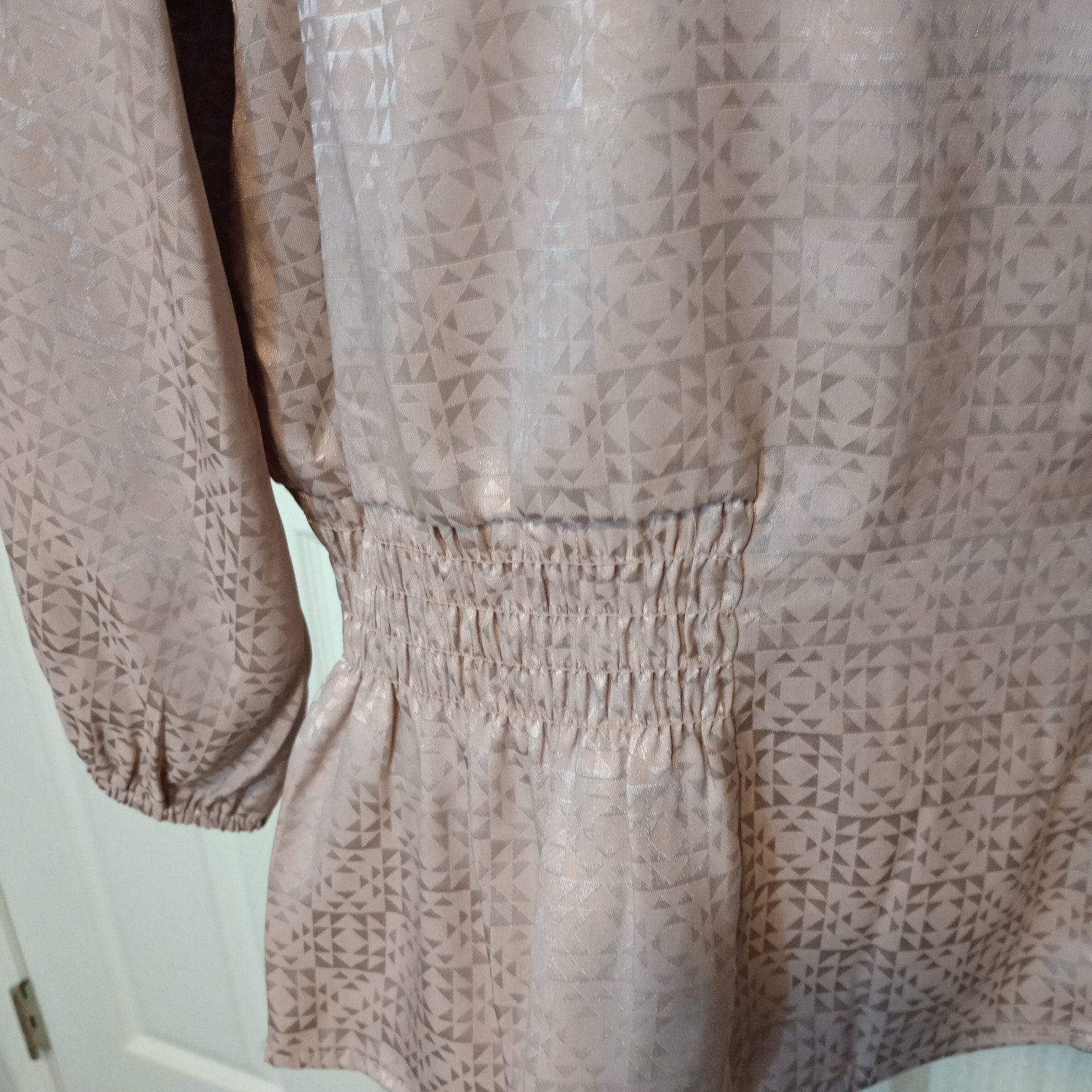 AUW Women’s Size M Satin Top Beige Aztec Elastic Waist & Wrists 3/4 Sleeve LNC