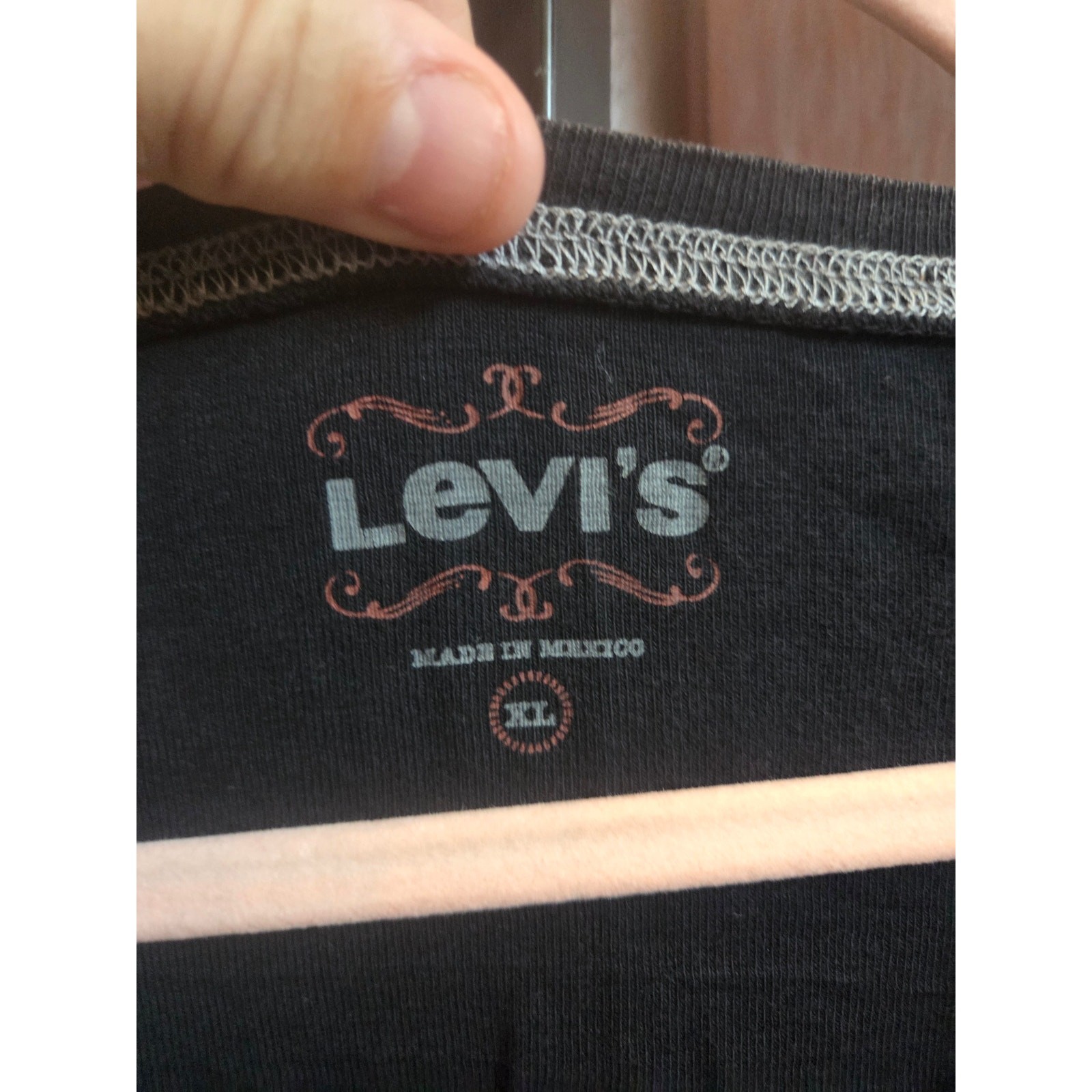 NWT Levi’s Black Graphic Top Contrast Stitch Rhinestone Studded 3/4 Sleeve SZ XL
