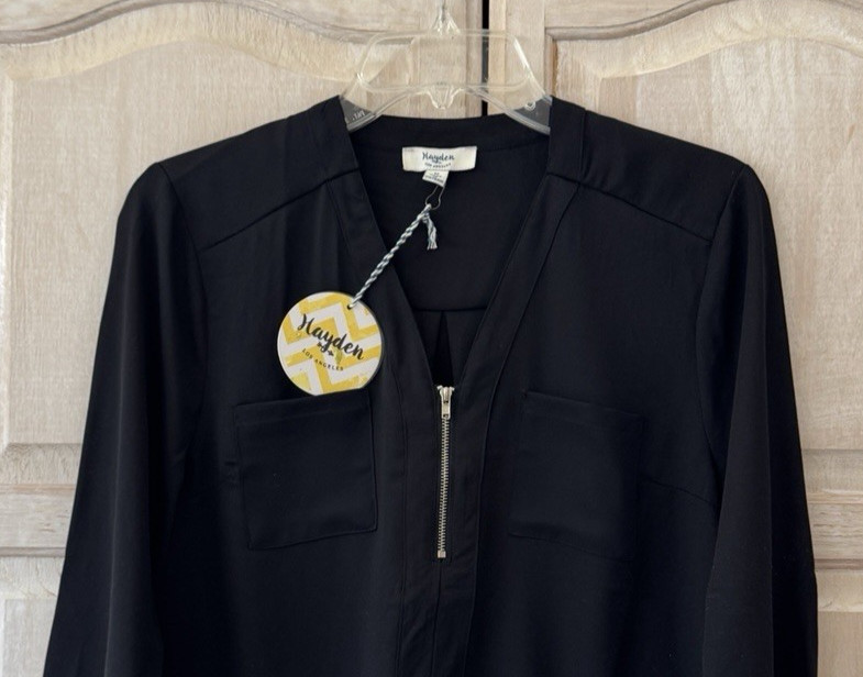 NWT Hayden Los Angeles Black V-Neck Popover Blouse Pockets, Zip Trim Size Medium