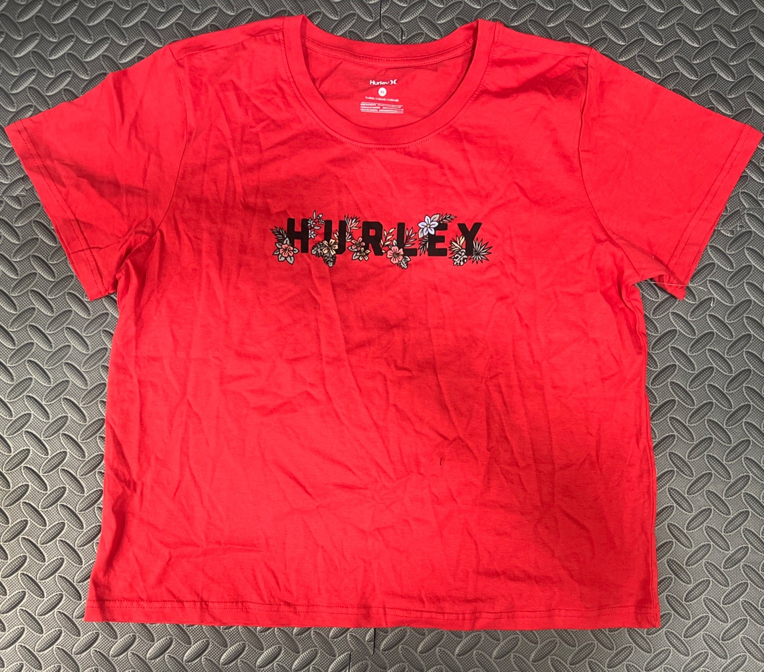 Hurley Flowers Short Sleeve Women’s Red T-shirt – XL