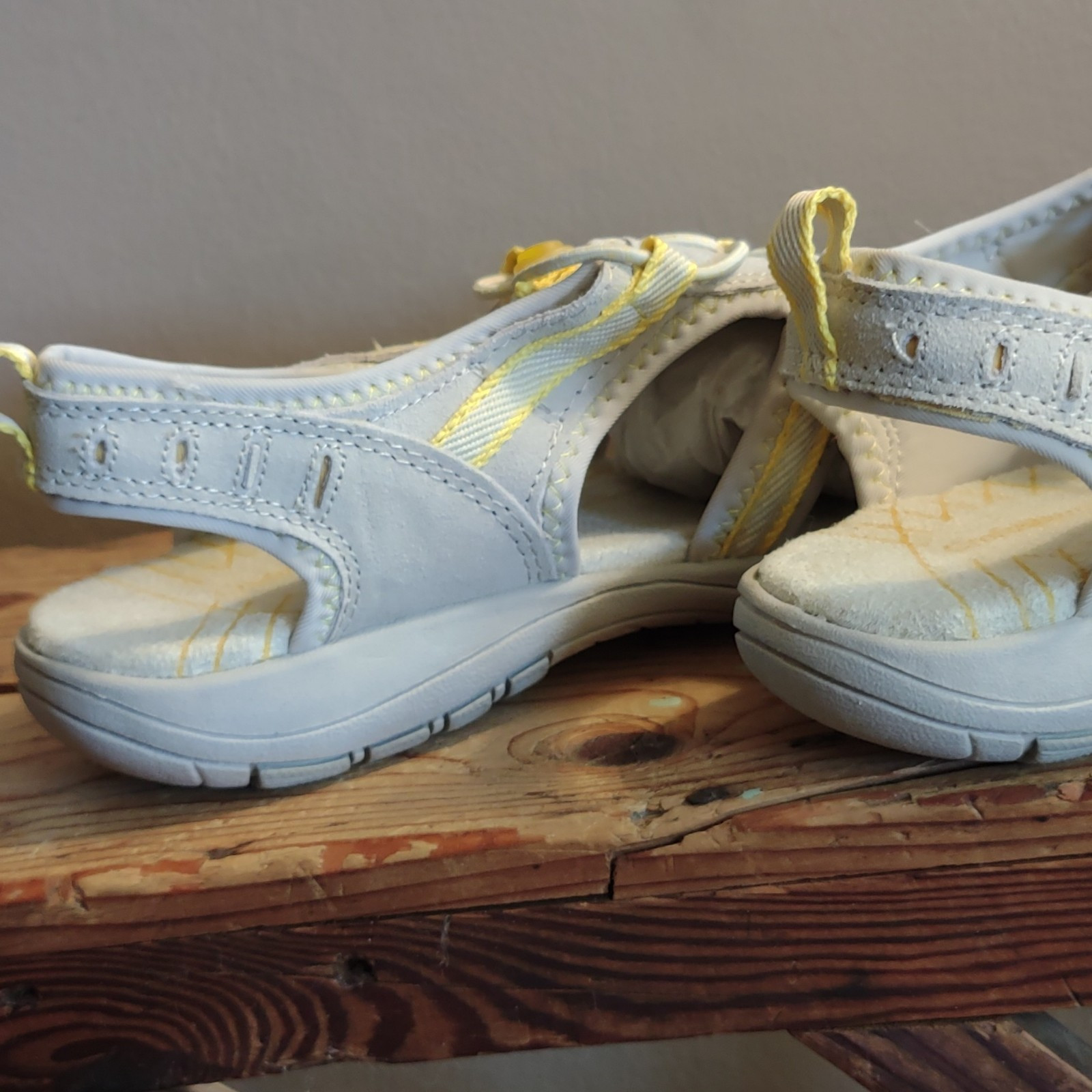 Croft & Barrow New with Tags Hiking/Sandals/Shoes Size 8 Gray/Yellow