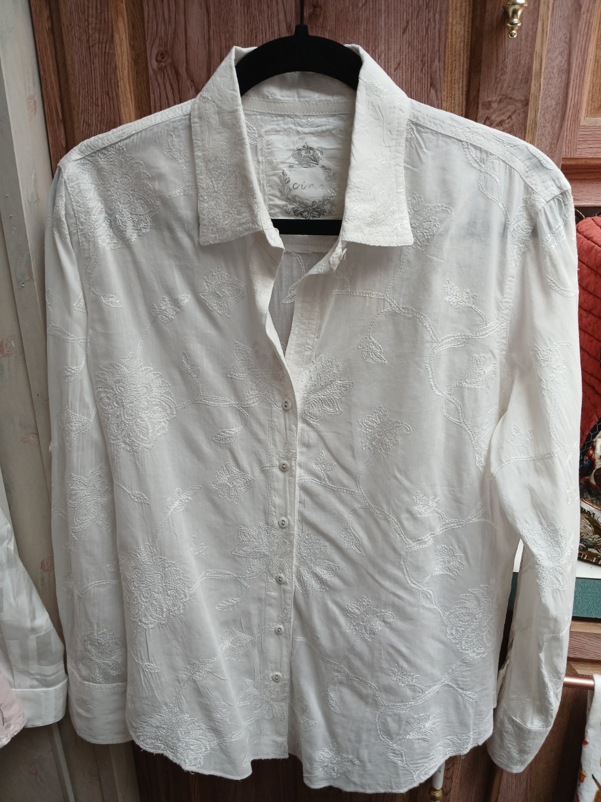 Cino White Embroidered M LS Cotton Women’s Button Down Shirt