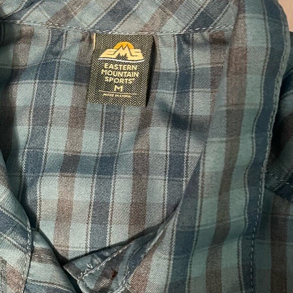 Eastern Mountain Sports Medium Blue Green Button Down Casual Outdoor Camp Shirt