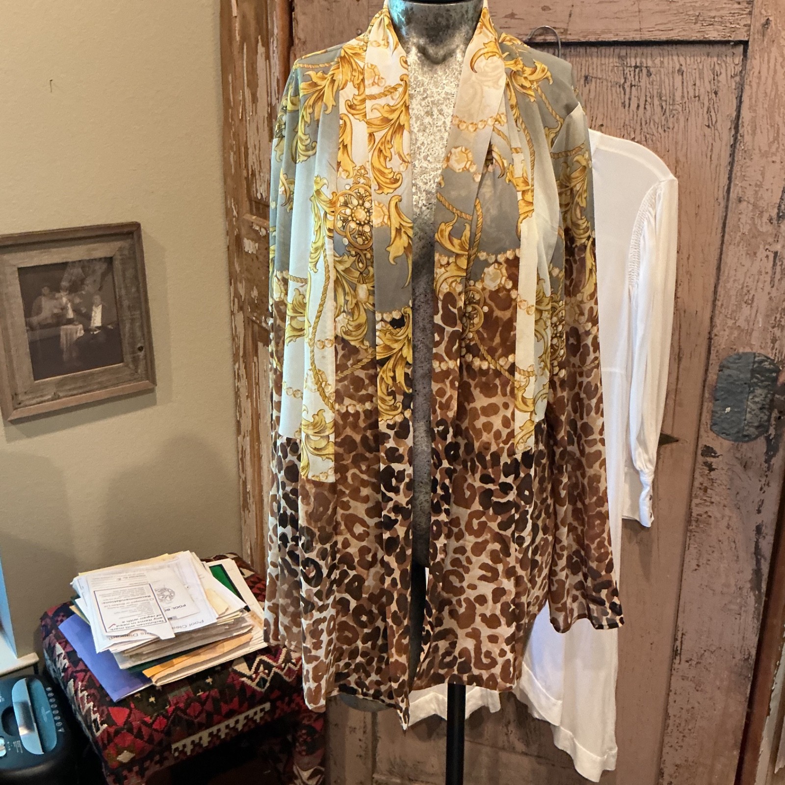Chico’s Baroque Scroll Print With animal print Size 3 (XL) topper duster