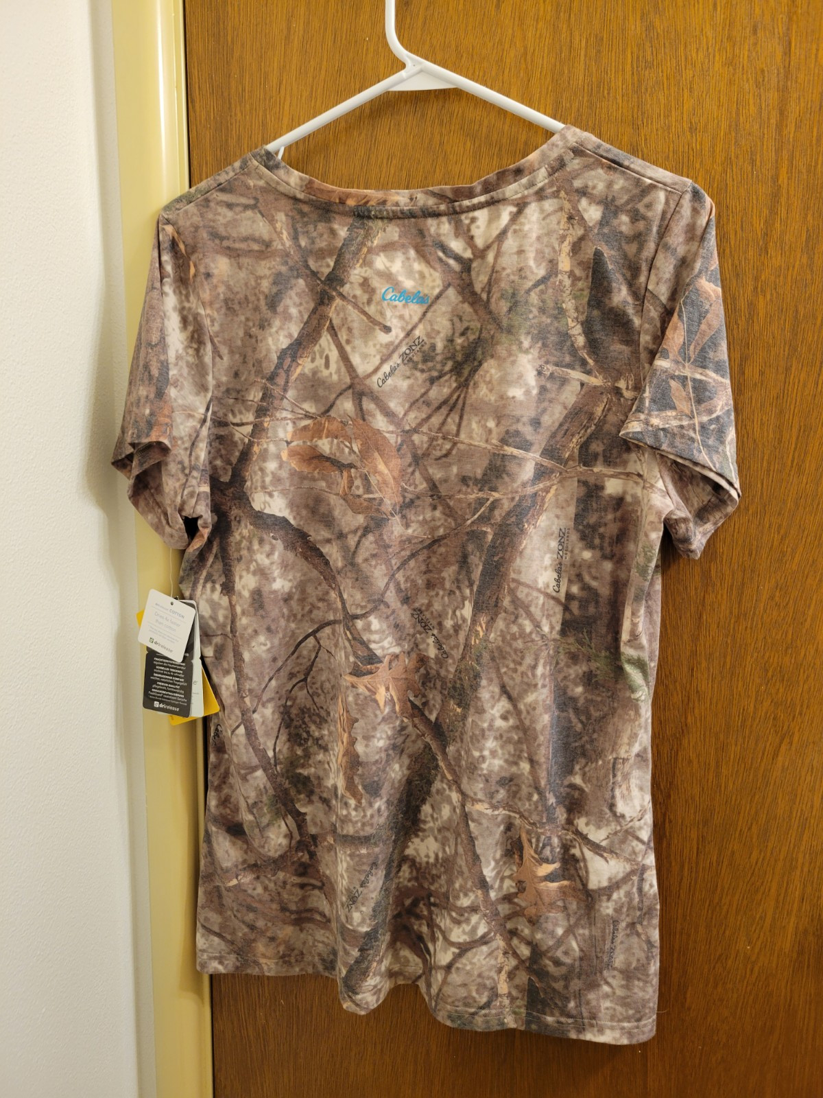 Cabela’s Womens Xlarge Xl Vneck Camo Tshirt Nwt Top Blouse Hunting Hiking