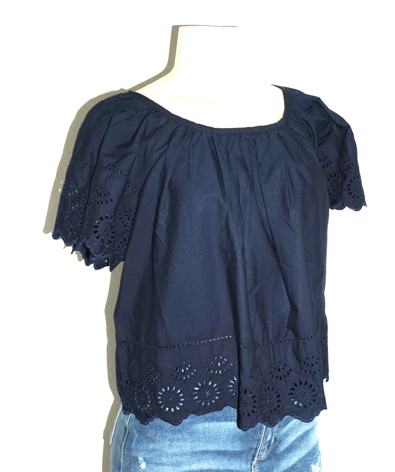 NWT GAP WOMENS NAVY EYELET SHORT FLUTTER SLEEVE SLIGHTLY CROPPED BLOUSE SIZE S
