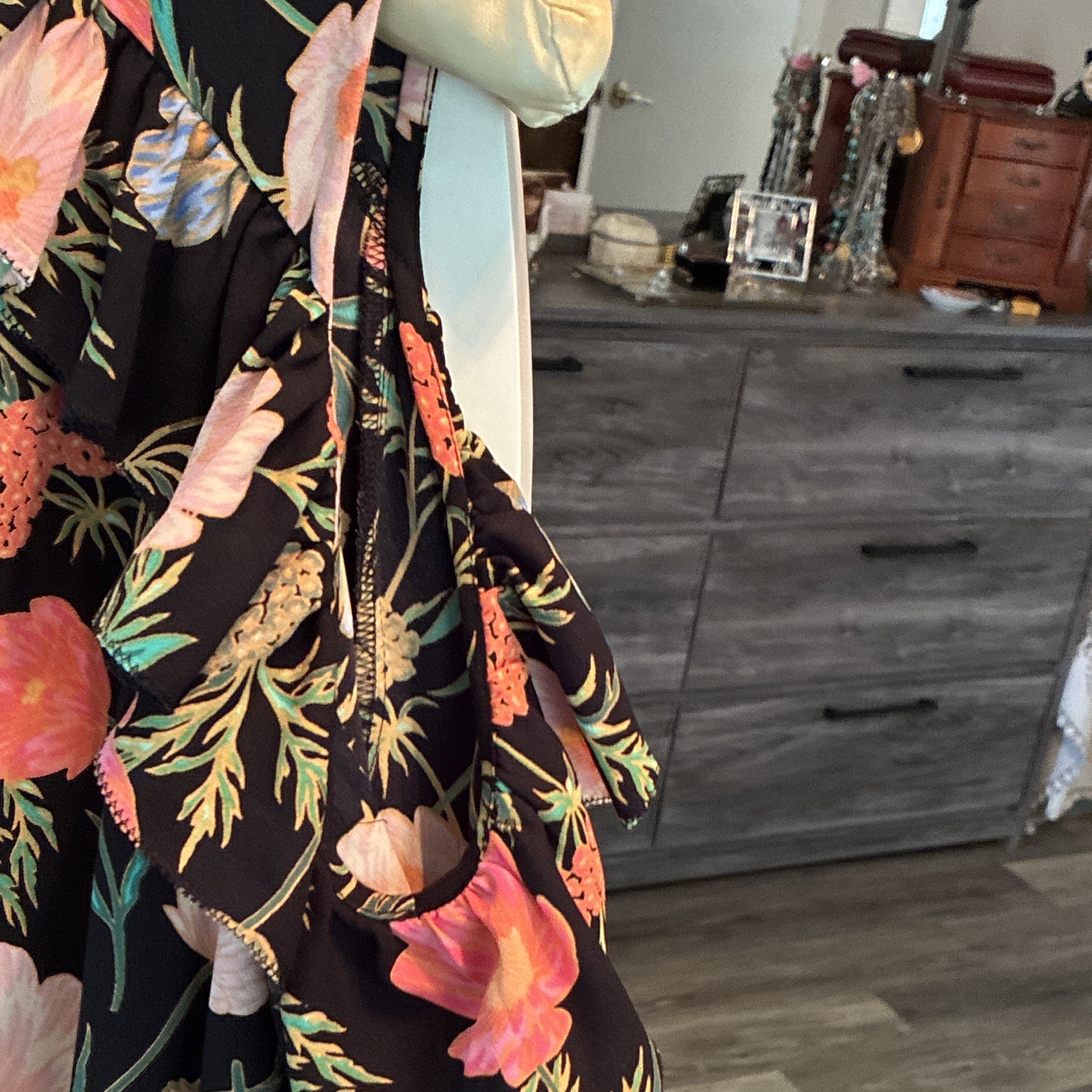 Kate Spade New York Women’s M Black Multicolor Floral Cold Shoulder Blouse.