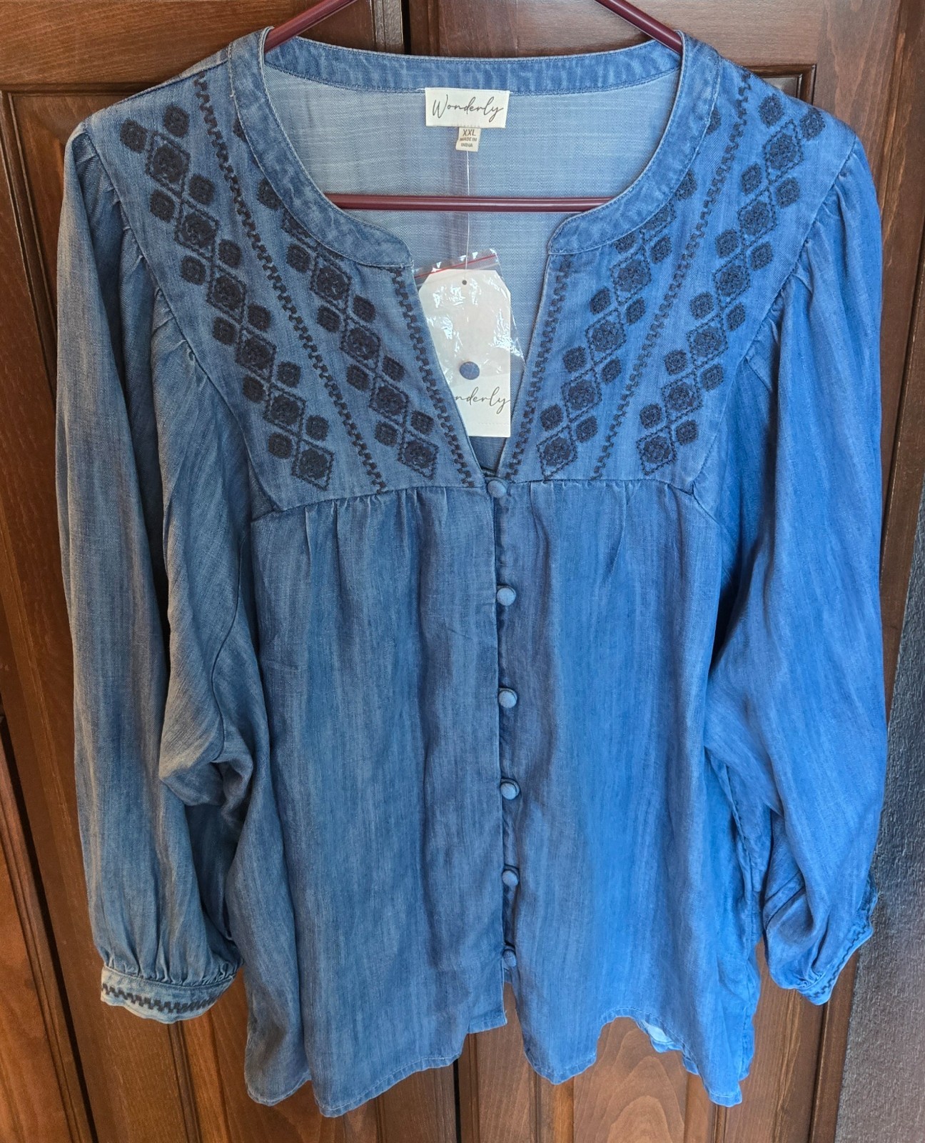 NWT – Wonderly Medium Wash Blue 100% Lyocell Top – XXL Long Puffy Sleeves
