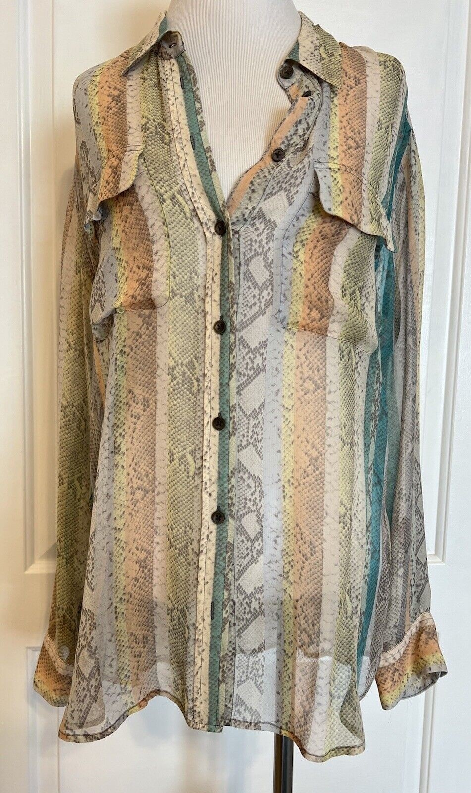 EQUIPMENT FEMME 100% Silk Snake Print Sheer Long Sleeve Button Blouse Designer M