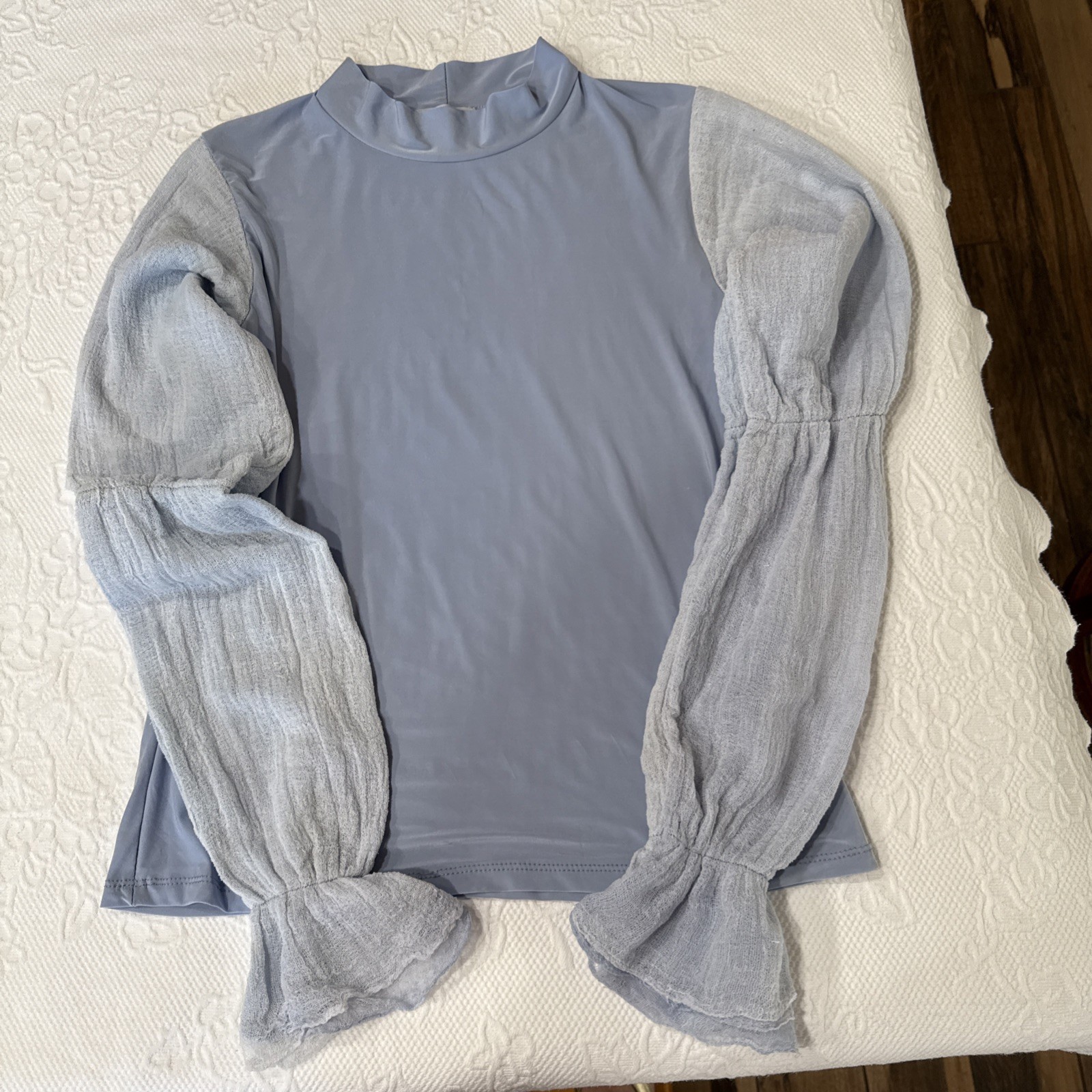 Halo Labels Soft Matters Women’s Large Blue Cowl Neck Sheer Sleeve Top