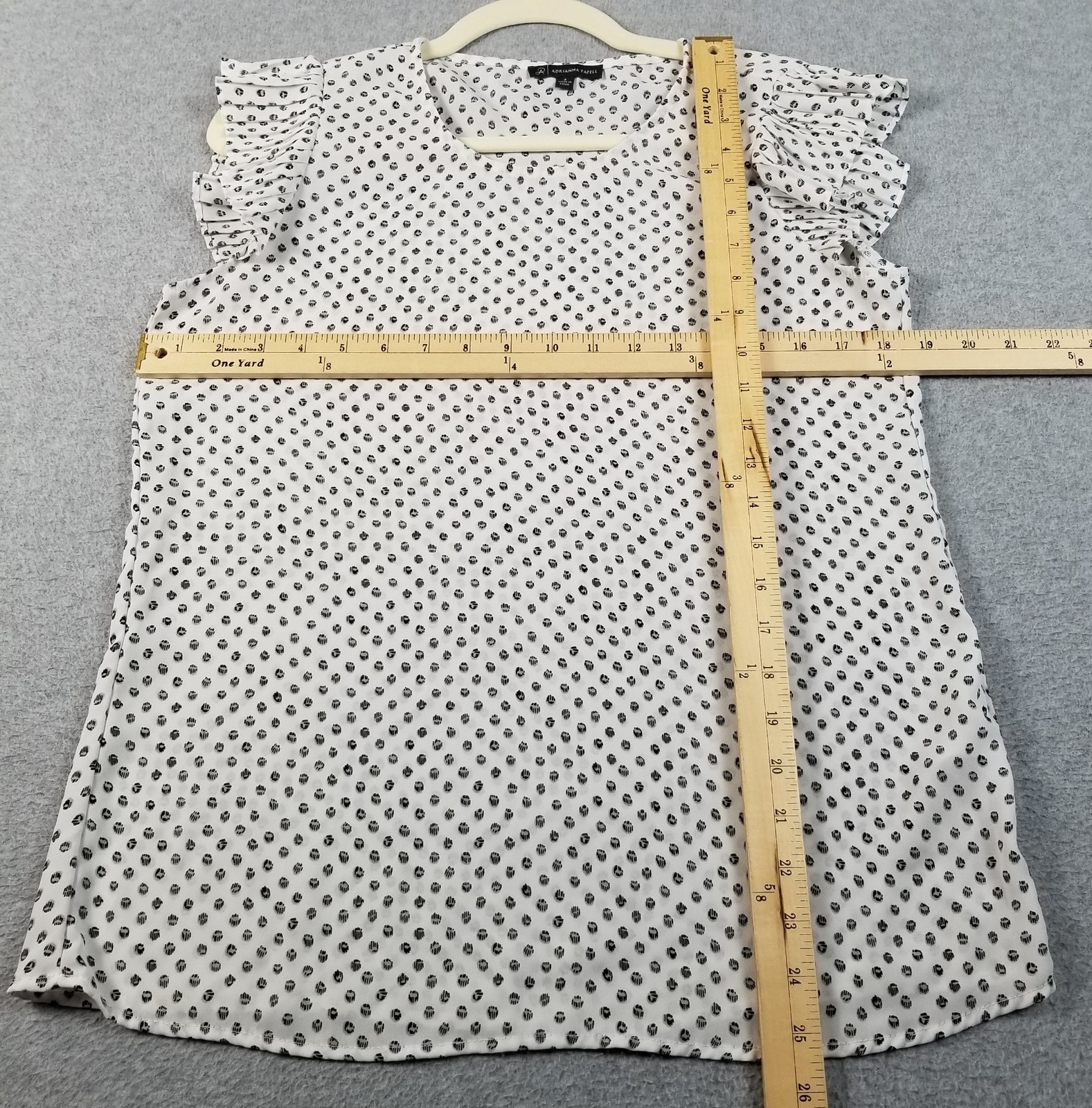 ADRIANNA PAPELL Top Women’s Small White Black Gray Geometric Sheer Short Pleated