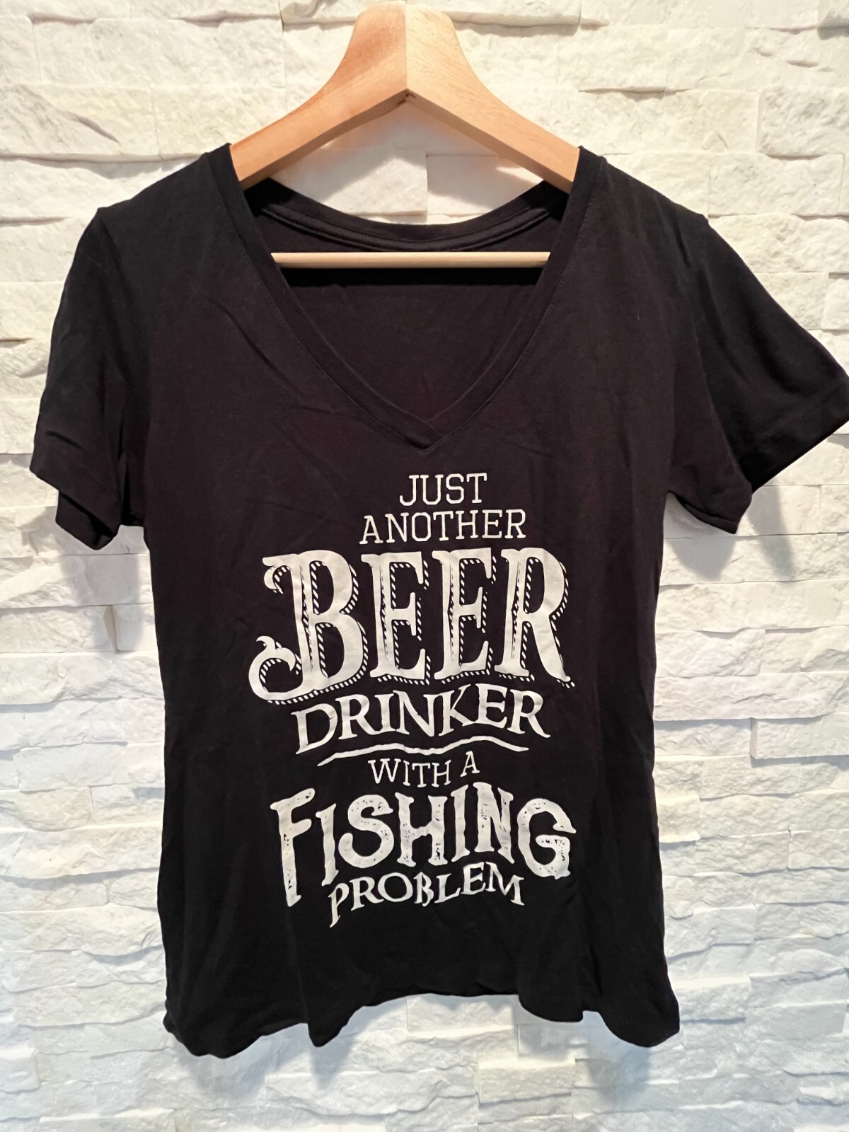 EUC Women’s THREADROCK Beer Drinker & Fishing Problem S/S V-Neck T-shirt Black L