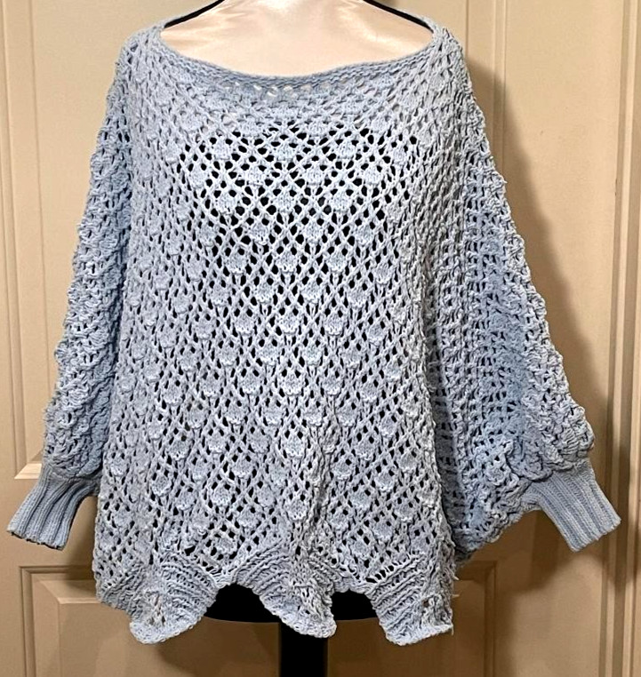 Mi Ami Womens Robins Egg Blue Crochet Poncho Top w/cuffed dolman sleeves S