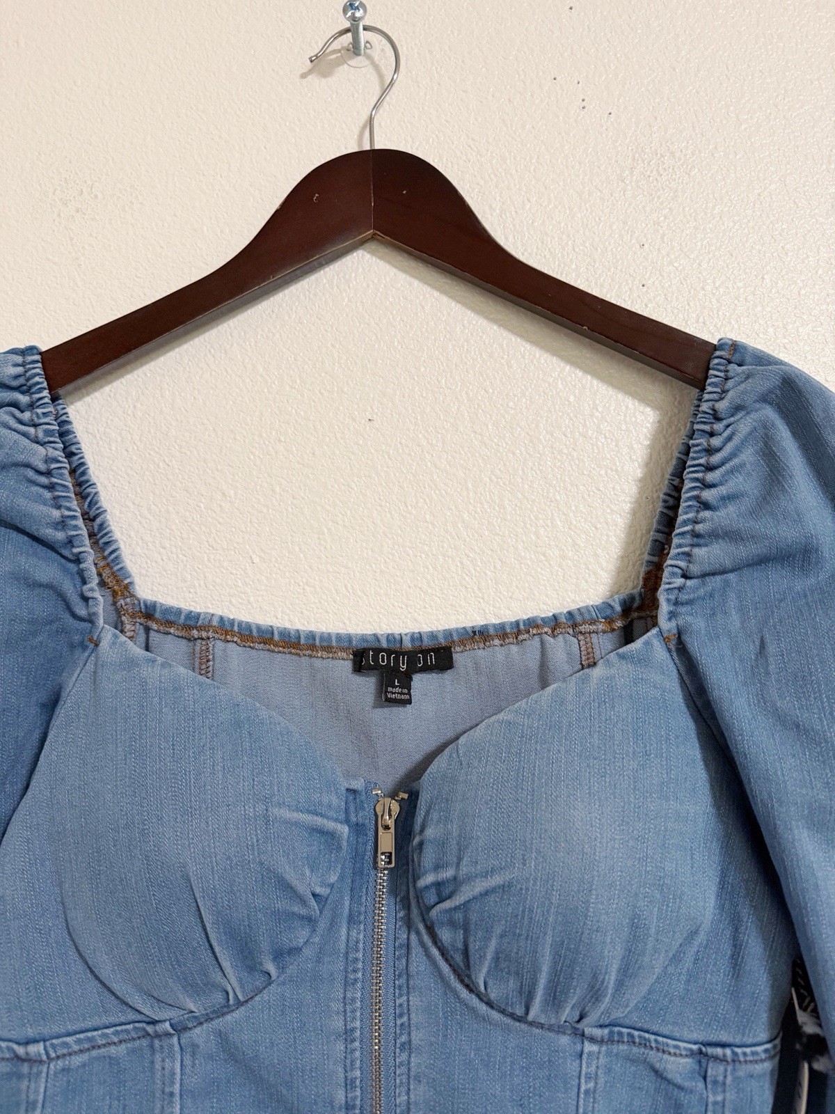 NEW Story On Denim Zip Up Crop Top Blue Size L