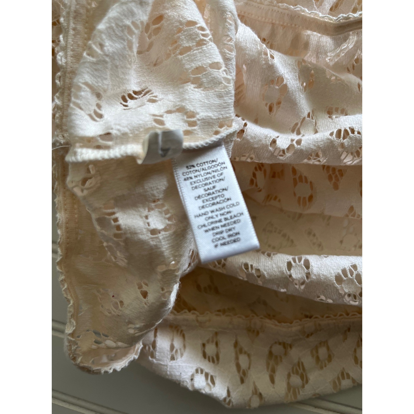 LOFT Cream Lace Blouse 3/4 Sleeve Boat Neck Geometric Floral Top Womens Small